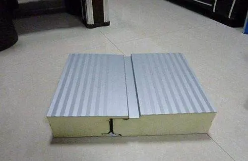 必承建材告訴您關(guān)于聚氨酯封邊巖棉夾芯板的特點及優(yōu)點是什么？
